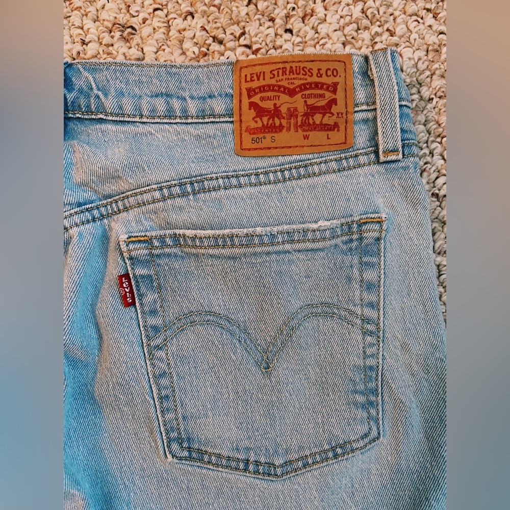 Women’s Levi Skinny 501 jeans